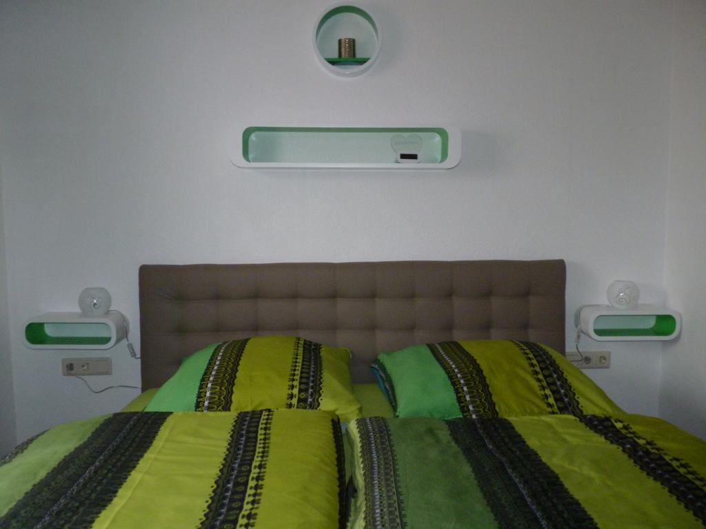 Gaestehaus Bacchus Wachenheim an der Weinstraße Chambre photo